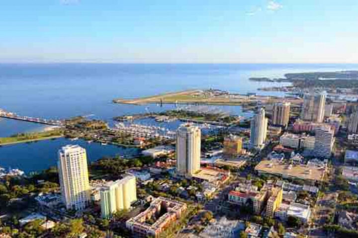 Condominium in St. Petersburg, US