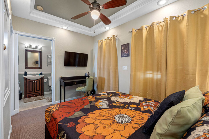 Apartment in St. Petersburg, US