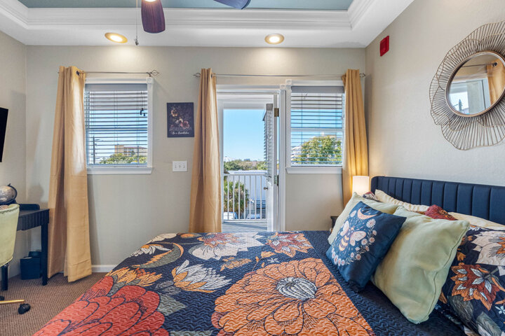 Apartment in St. Petersburg, US