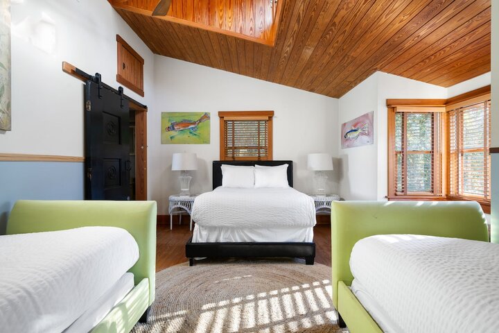 Home in Folly Beach, US