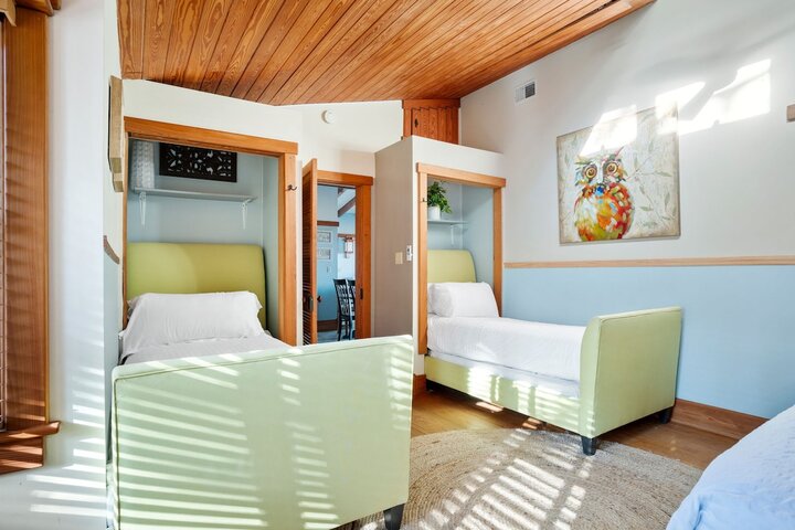 Home in Folly Beach, US