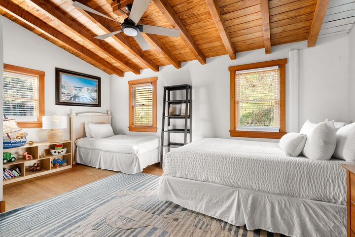 Home in Folly Beach, US