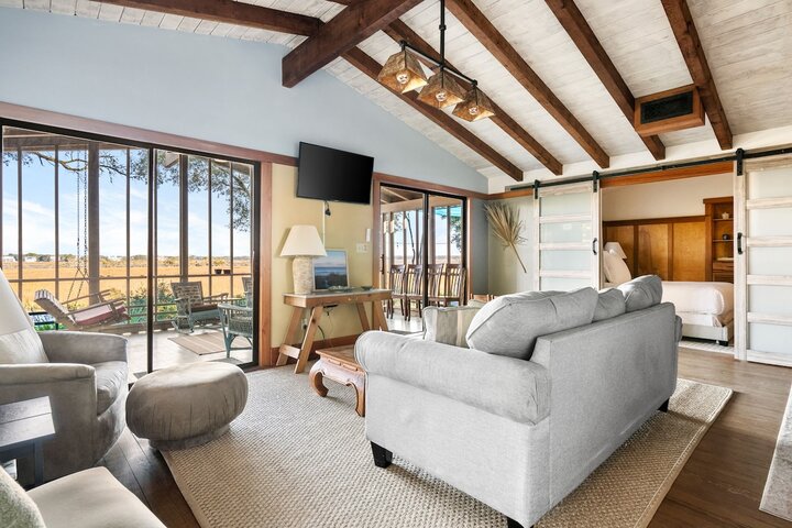 Home in Folly Beach, US