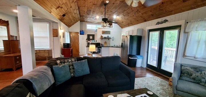 Cabin in Hendersonville, US