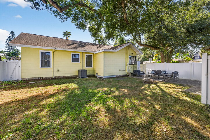 Bungalow in Tampa, US