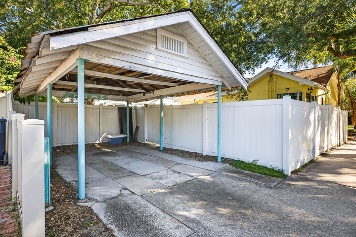 Bungalow in Tampa, US