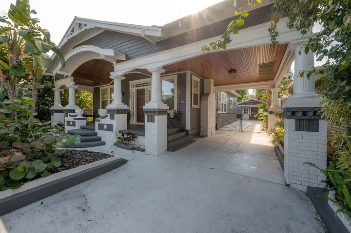 Bungalow in Tampa, US