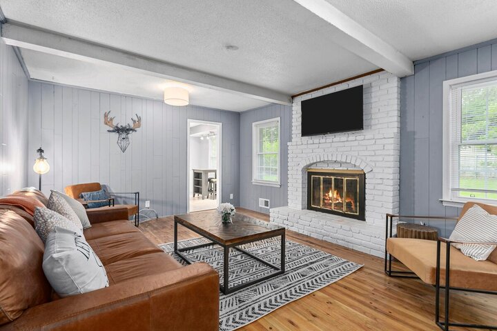 House in Overland Park, US