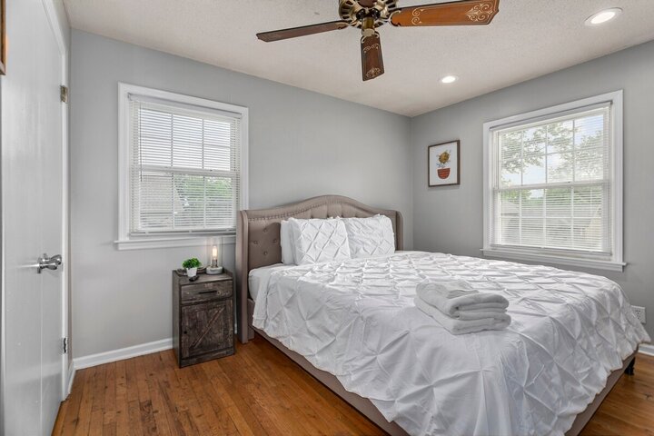 House in Overland Park, US