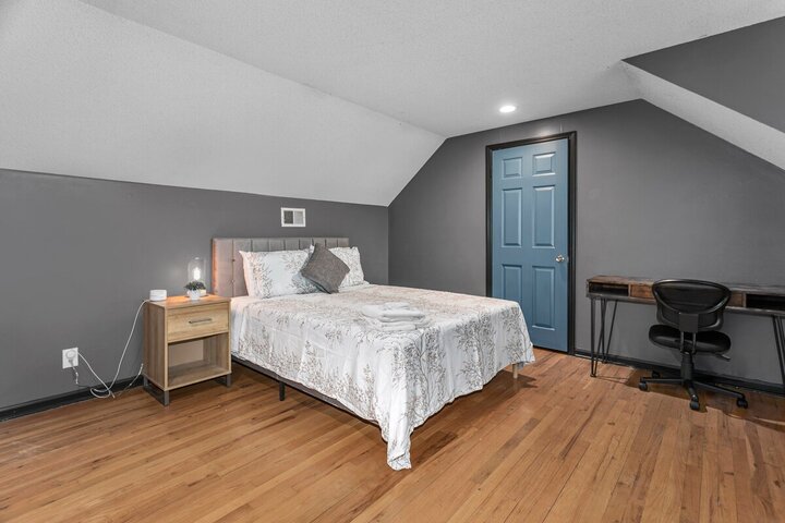 House in Overland Park, US