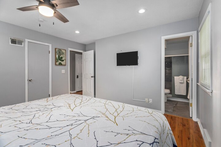 House in Overland Park, US