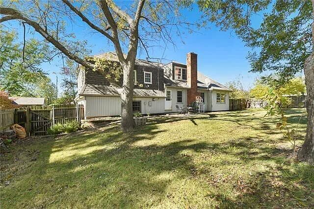 House in Overland Park, US