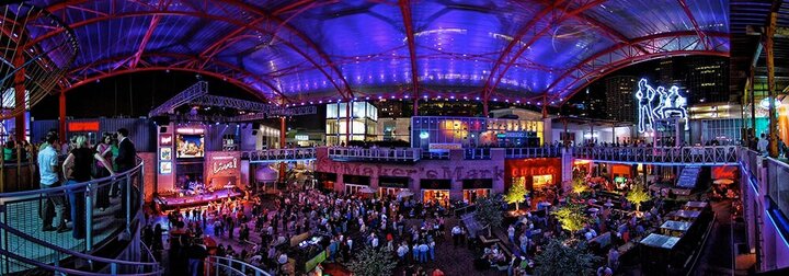 House in Overland Park, US