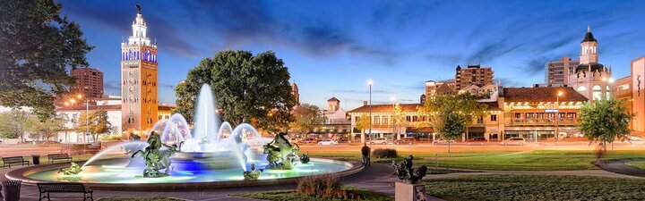House in Overland Park, US
