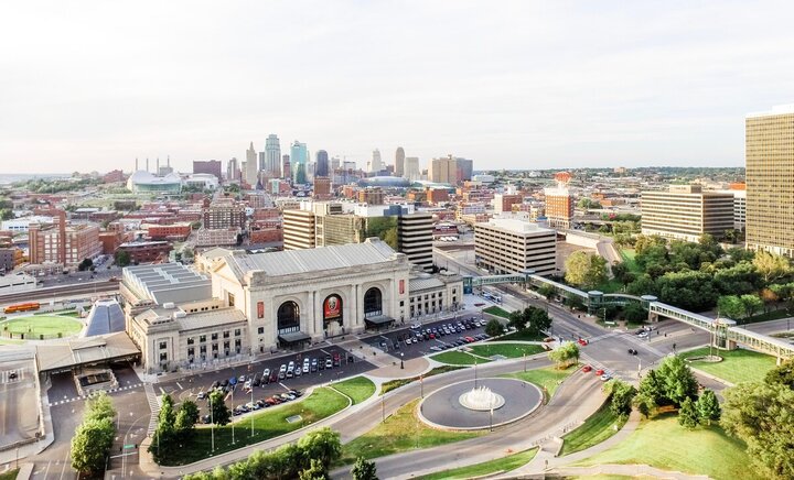 House in Overland Park, US