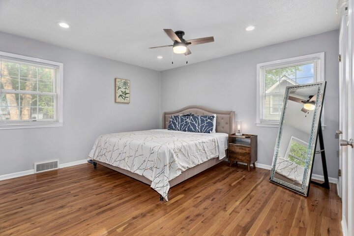 House in Overland Park, US