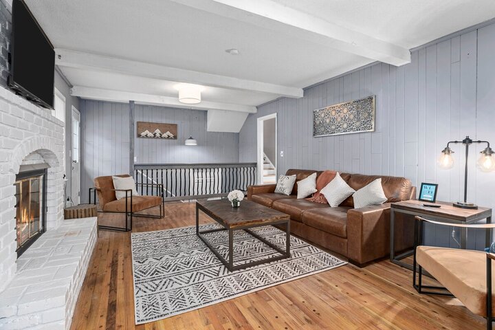 House in Overland Park, US