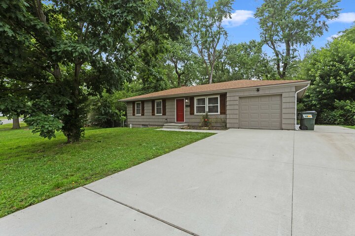 House in Lee's Summit, US