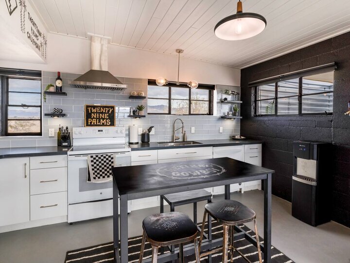 Home in Twentynine Palms, US