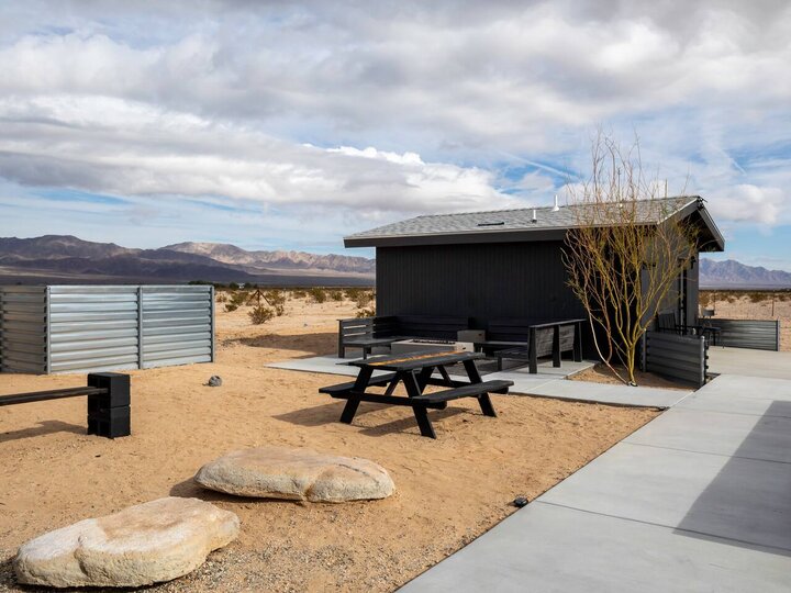 Home in Twentynine Palms, US