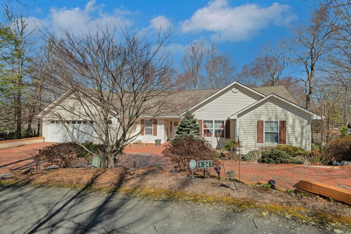 House in Newland, US