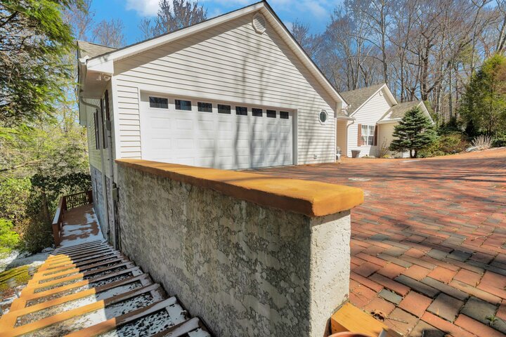 House in Newland, US