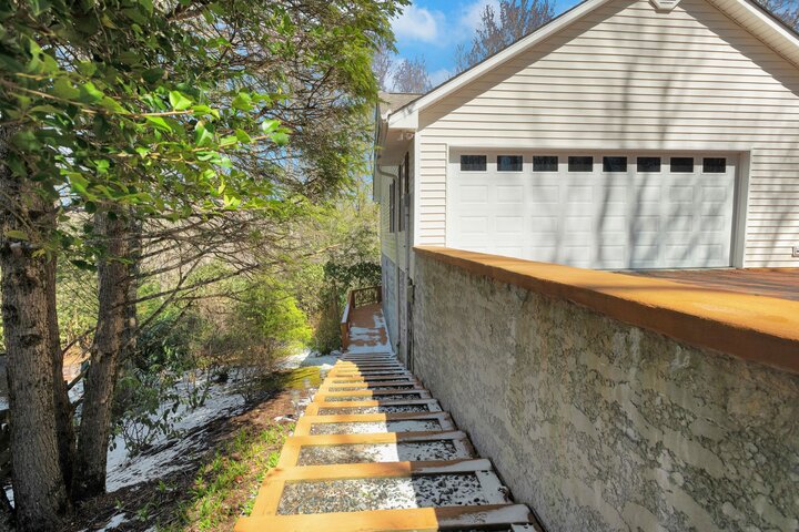 House in Newland, US