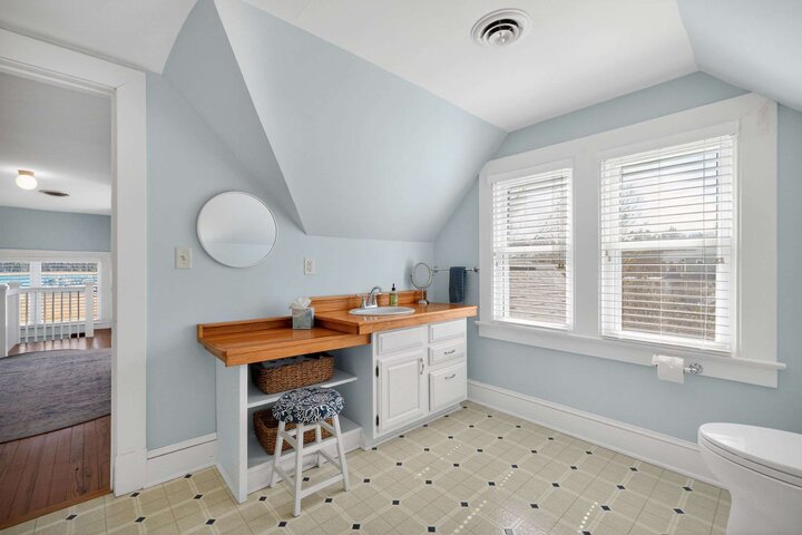 House in White Stone, US