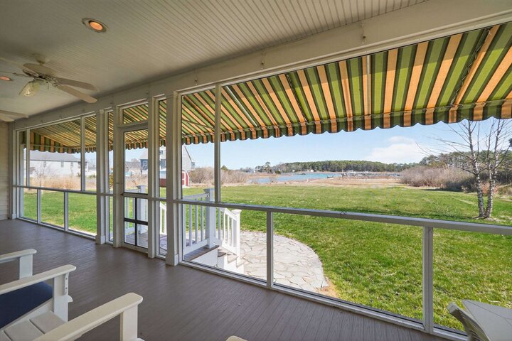House in White Stone, US