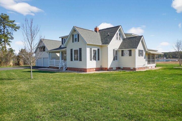 House in White Stone, US