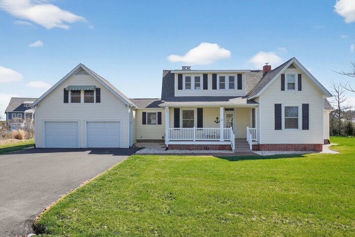 House in White Stone, US
