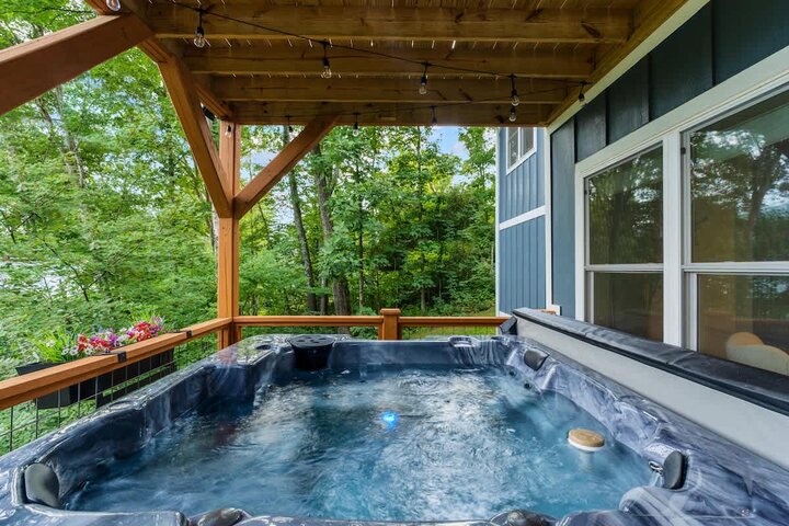 House in Swannanoa, US