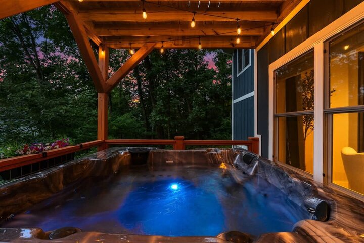 House in Swannanoa, US