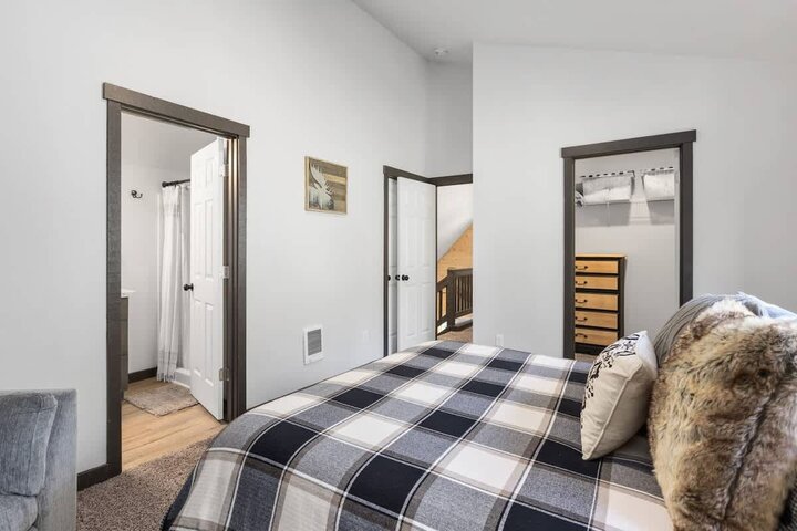 Cabin in Ashford, US