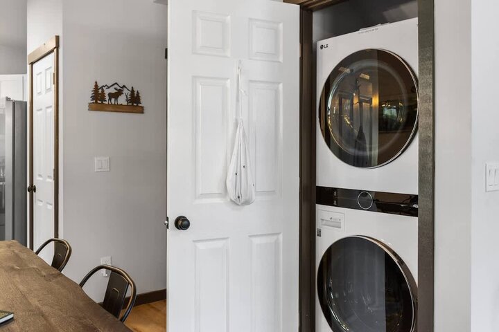 Cabin in Ashford, US