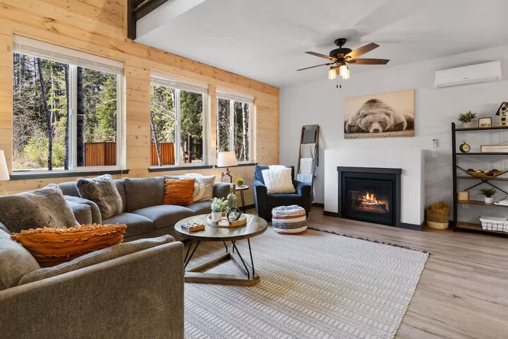 Cabin in Ashford, US