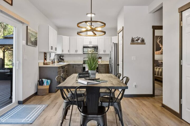 Cabin in Ashford, US