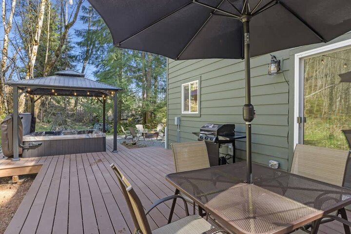 Cabin in Ashford, US