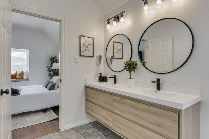 House in Haltom City, US