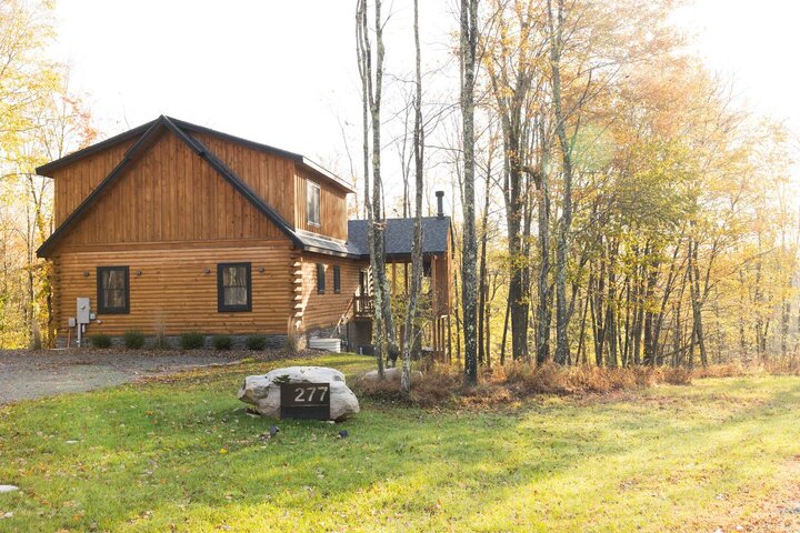 Cabin in McHenry, US