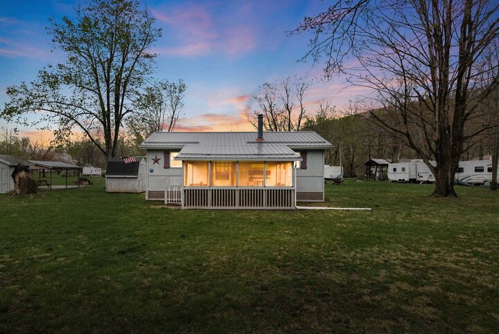 Chalet in Springfield, US