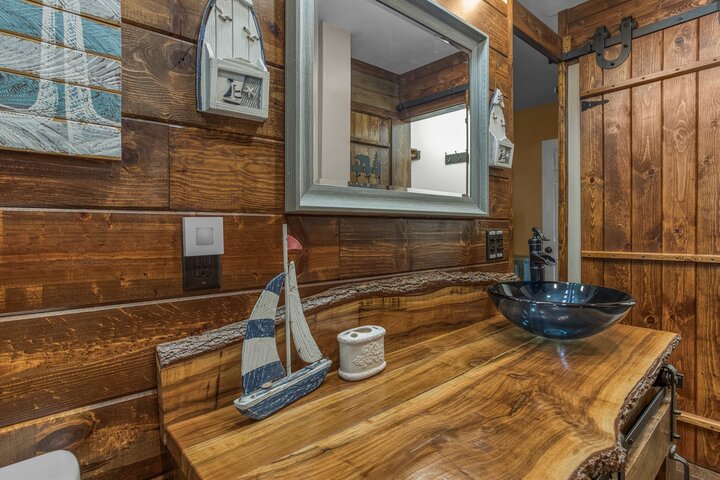 Cabin in Terra Alta, US