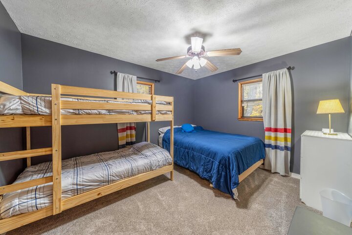 Cabin in Terra Alta, US