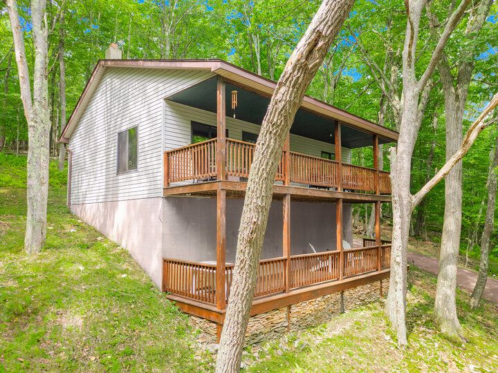 Cabin in Terra Alta, US