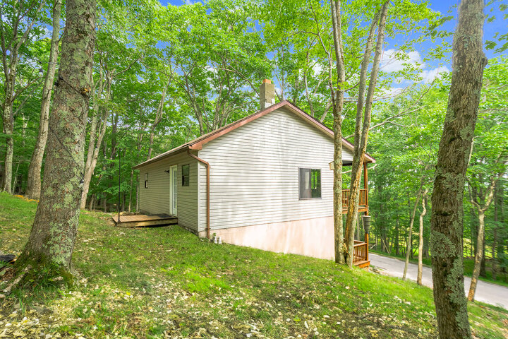 Cabin in Terra Alta, US