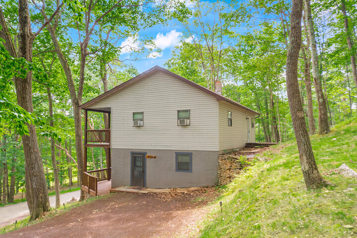 Cabin in Terra Alta, US