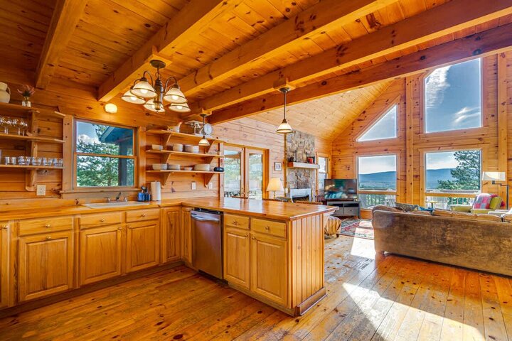 Cabin in Moorefield, US