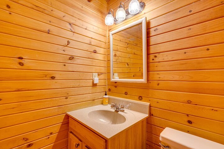 Cabin in Moorefield, US