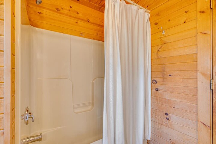 Cabin in Moorefield, US