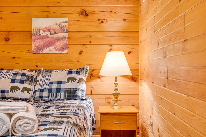 Cabin in Moorefield, US